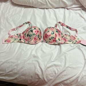 Victorias Secret Padded Rose Bra Brand New Never Worn